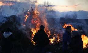 Und sie hat es mir spontan gesagt. Osterfeuer In Unserer Gemeinde Gemeinde Dahre