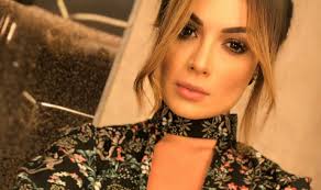 Sara uribe cadavid (medellín, 28 de noviembre de 1990) es una modelo y presentadora de televisión colombiana. Sara Uribe Y Fredy Guarin El Fuerte Mensaje Que Envio Sara Uribe A Quienes Critican Su Relacion Tendencias Caracol Radio