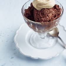 Mousse Au Chocolat Et Chantilly Au Caramel Ricardo Recipe Desserts Food Ice Cream