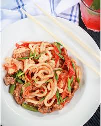 饂飩, обычно записывается как うどん) — один из видов лапши из пшеничной муки, характерных для японской кухни, как и соба.слово происходит от южнокитайского названия вонтонов. Lapsha Udon V Restorane Ris Picture Of Ris 46 Sochi Tripadvisor