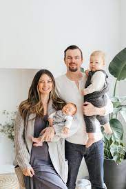 Lifestyle Newborn Outfits Lifestyle Newborn Outfits Lifestyle Neugeborenen O Newborn Family Pictures Family Photography Outfits Newborn Photography Outfit
