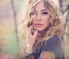 Women We Love: MacKenzie Porter (20 Photos)