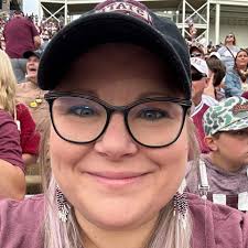 Does a golden have a best friend that's not a golden?