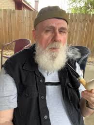 Smokin' some Captain Black Original in the Meerschaum Depot Smooth Large  1046 yesterday afternoon…