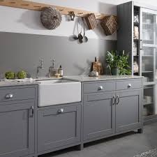 Dark floors tend to work better in larger homes and homes with larger rooms and open floor plans. Grey Kitchen Ideas 30 Design Tips For Grey Cabinets Worktops And Walls