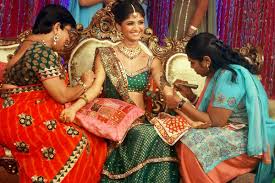 Top 25 Best Mehndi Songs List Latest For 2021 Weedings Youme And Trends Mehndi ceremony has its own importance for the bridal. top 25 best mehndi songs list latest