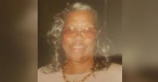 Elizabeth Mouton's Instagram, Twitter & Facebook