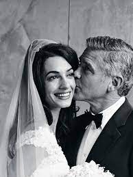 I due si sono sposati a venezia il 27 settembre 2014. Amal And George Clooney Welcome Twins Ella And Alexander 06 06 2017 Amal Clooney Style