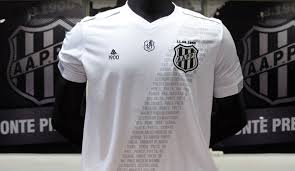 Serão disponibilizadas 200 unidades da camisa 1. Ponte Preta Lanca Nova Camisa Com Letra Do Hino No Lugar Da Faixa Veja Foto De Como Ficou Ponte Preta Ge