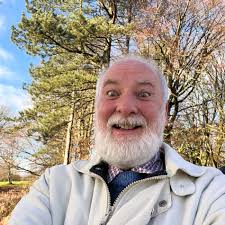 Could anyone point me in the direction for a good free speccy emulator for  a pc please 🙏