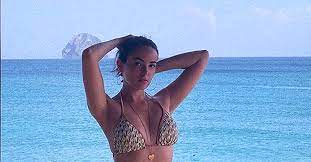 Depuis quelques jours en corse, agathe auproux n'est pas avare de clichés qu'elle partage volontiers avec ses plus de 690 000 abonnés sur instagram. Agathe Auproux A Repondu Aux Critiques Sur Son Poids