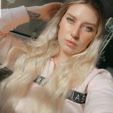 Mina Franklin's Instagram, Twitter & Facebook