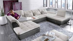 Dieses Traumhaft Grosse Kawoo Ecksofa Ist Eine Herrlich Bequeme Wohnlandschaft Mit Charakteristischer Steppung Auf Der Sitzfla Ecksofa Wohnzimmer Couch Ecksofas