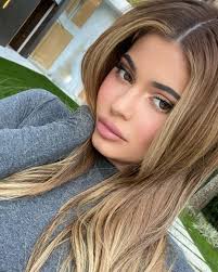 Boss Bae Kyliejenner In 2020 Kylie Jenner Hair Color Kylie Hair Brown Blonde Hair