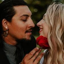 Jeremiah Salinas and Amanda Bevans's Wedding Registry