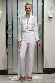 Pour le personnage de la commedia dell'arte, voir pantalon (commedia dell'arte). Le Pantalon De La Mariee La Tenue De Mariage Chic Et Stylee Wedding Secret