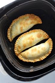 Place the empanadas on a greased cookie sheet and bake for 25 to 30 minutes until pastry is golden brown. Air Fryer Beef Empanadas Empanadas De Carne Delish D Lites