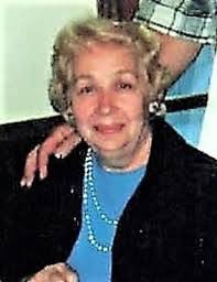 Betty Dill's Instagram, Twitter & Facebook