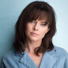 Erin Boyes - Free pics, galleries & more at Babepedia