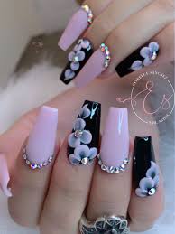 Uñas te mostramos las mejores imágenes de uñas decoradas 2020 pasando por diferentes estilos y colores. Blacknails Pinknails Acrylicnails Pinkandblack Unas Unasdecoradas Unaslargas 3dnailart Unas Negras Unas Rosadas Manicura De Unas