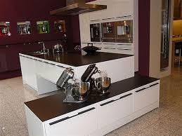 Verkaufen unsere weiße hochglanzküche mit schwarzer arbeitsplatte, welche ab sofort besichtigt. Welche Apl Zu Weisser Hochglanzkuche Mit Eichendielenboden Kuchen Forum