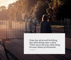 Teori tentang evolusi merupakan teori yang tetap hangat dipertentangkan sampai saat ini.banyak tokoh yang berpendapat tentang hal ini, tetapi belum ada satu teori yang dapat menjawab semua fakta dan kejadian tentang sejarah perkembangan makhluk hidup.beberapa teori dari para ahli yang menjadi dasar dari teori evolusi, di antaranya sebagai berikut. 35 Kata Kata Senja Yang Indah Romantis Keren Buat Caption