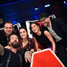 Eine bestätigung, etwa durch die social media kanäle der stars, steht noch aus. Lena Meyer Landrut Schmeichelt Ihrem Jury Kollegen Er Ist Ein Cooler Typ Stars