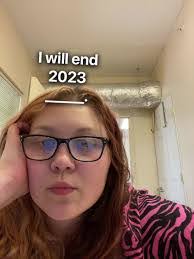 Phoebe Shaw's Instagram, Twitter & Facebook