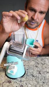 Making Candy bars is this easy #lifehacks #kitchentools #chocolate