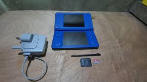 The unit is a clamshell like the other ds handhelds. Nintendo Dsi Xl Blue Perfect Ips Screens Great Condition With Games Video Gaming Video Game Consoles Others On Carousell