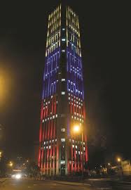 Scotiabank colpatria, itaú colombia y bbva son algunas de las entidades bancarias que ofrecen scotiabank colpatria, banco popular e itaú tienen las tasas para comprar no vis en pesos más. Covid 19 Torre Colpatria En Bogota Se Ilumina Por Los Heroes En Colombia