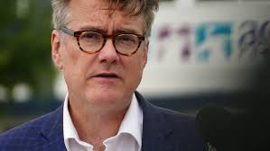 Liberals commit to ensuring most Manitobans no more than 20 minutes from  health care access