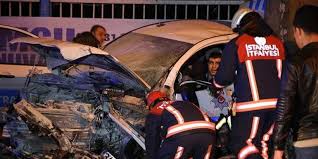 İstanbul'un beşiktaş ilçesinde yönetmen sinan çetin'in oğlu rüzgar çetin'in kullandığı otomobil, bir polis aracına çarptı. Polis Memurunun Sehit Oldugu Kazayi Yapan Sinan Cetin In Oglu Ruzgar Cetin Tutuklandi