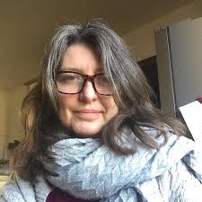 Following feedback about a link I shared earlier to a gilding workshop I'm  running in a couple of weeks, here is a little more info about me. I moved  to Montjean in