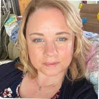 Stephanie Dowd's Instagram, Twitter & Facebook