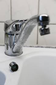 In dieser anleitung zeigen wir ihnen, wie sie den wasserhahn entkalken, perlator und sieb reinigen und wechseln. Wasserhahn Entkalken Einfach Und Schnell So Funktioniert S