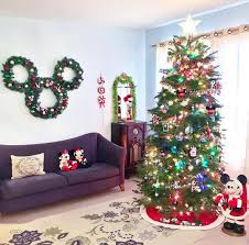 Come on in and let the holiday magic begin! Disney At Home On Instagram Our Friend Kelseymichelle85 Never Disappoints With Her Decor What A Perfe Disney Home Decor Disney Christmas Tree Holiday Decor