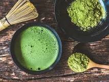 Is green tea powder better than leaves?