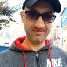 What are the dress code rules for visiting churches in Italy?