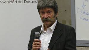 Creador del programa de integración de favelas brasileras expuso en la UDD 