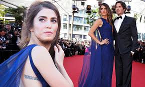 Ian somerhalder is singing wife nikki reed's praises after revealing she spent two years saving him from massive financial debt. Nikki Reed And Ian Somerhalder Walk First Red Carpet As Newly Weds At Cannes Daily Mail Online