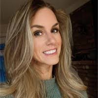 Lola Kinsey's Instagram, Twitter & Facebook