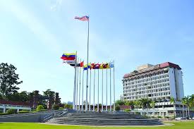 Hanya selepas 12 tahun pemergian beliau, baru beliau diiktiraf sebagai pencipta jalur gemilang oleh kerajaan malaysia pada tahun 2005, hasil daripada tinjauan yang dibuat oleh harian metro dan arkib. Susunan Keutamaan Bendera Negeri Di Malaysia Apabila Ydp Agong Bertukar Cikgu Share