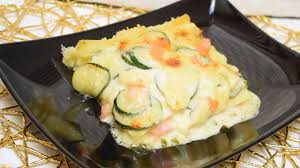 Queste settimane estive mi sto sbizzarrendo a trovare delle paste fredde alternative!le caratteristiche? Lasagne Al Salmone E Zucchine Youtube