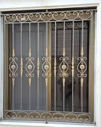 Pin De Rubia Baptista En اعمال الحديد محدده يالو Balcones De Metal Ventanas De Hierro Ventanas De Metal