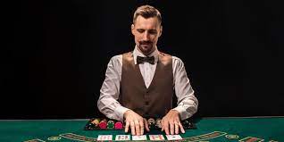 The salary for a poker dealer in las vegas (nv) averaged $19,344 and can range between: How Much Does A Table Games Dealer Make Agencasino98