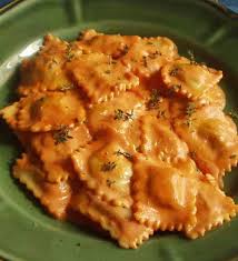 Spanakopita decorazione delle portate gnocchi ricette italiane arti culinarie. Raviolo Aperto Mangiare Bene