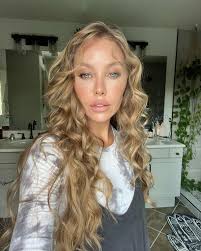 People stunned after Amouranth reveals how much AI counterpart made in 24  hours - News - UNILAD