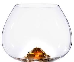Ein schluck, gläschen, eine flasche branntwein reiner branntwein branntwein m. Branntwein Branntweine Brennereien Weinbrand