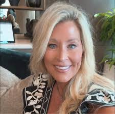 Samantha Newlin's Instagram, Twitter & Facebook